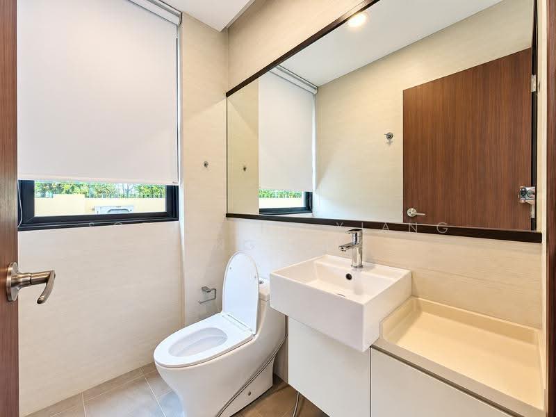 Sembawang Springs Estate, Jalan Salang, Sembawang / Yishun, 5 Bedrooms, 3,028 sqft, Semi-Detached House For Rent, by Sophia Ho Xiang Ling 何相羚, 500291362 - Bathroom - PropertyGuru.com.sg