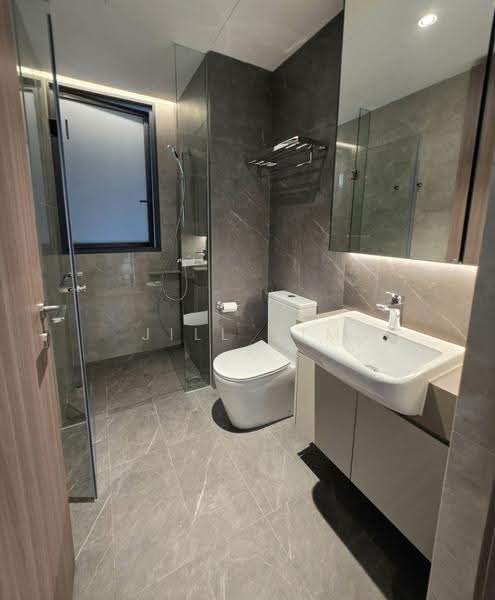 Lumina Grand, Bukit Batok West Ave. 5, Dairy Farm / Bukit Panjang / Choa Chu Kang, 4 Bedrooms, 1,280 sqft, Condominium For Rent, by Jill Sim, 500291363 - Bathroom - PropertyGuru.com.sg