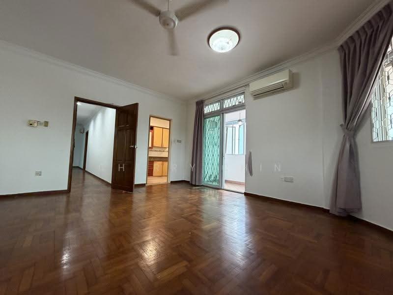 Detached near Sembawang Shopping Centre, Sembawang / Yishun, 6 Bedrooms, 5,500 sqft, Detached House For Rent, by Cherry Chin, 500291381 - Living Room - PropertyGuru.com.sg