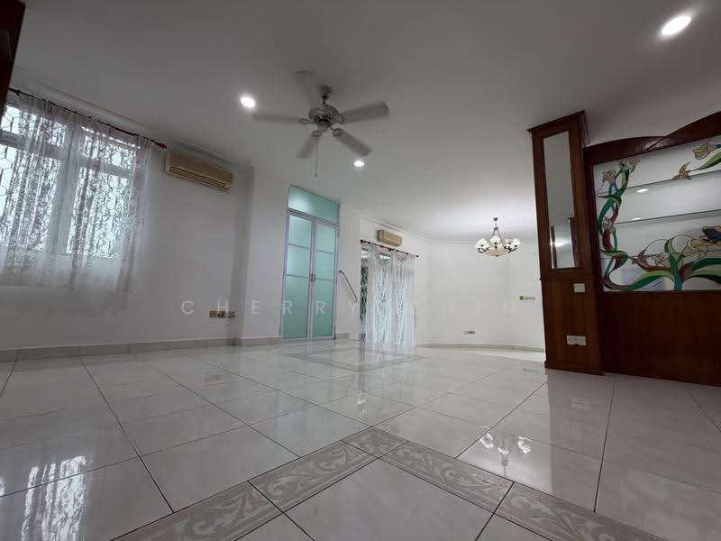 Detached near Sembawang Shopping Centre, Sembawang / Yishun, 6 Bedrooms, 5,500 sqft, Detached House For Rent, by Cherry Chin, 500291381 - Living Room - PropertyGuru.com.sg