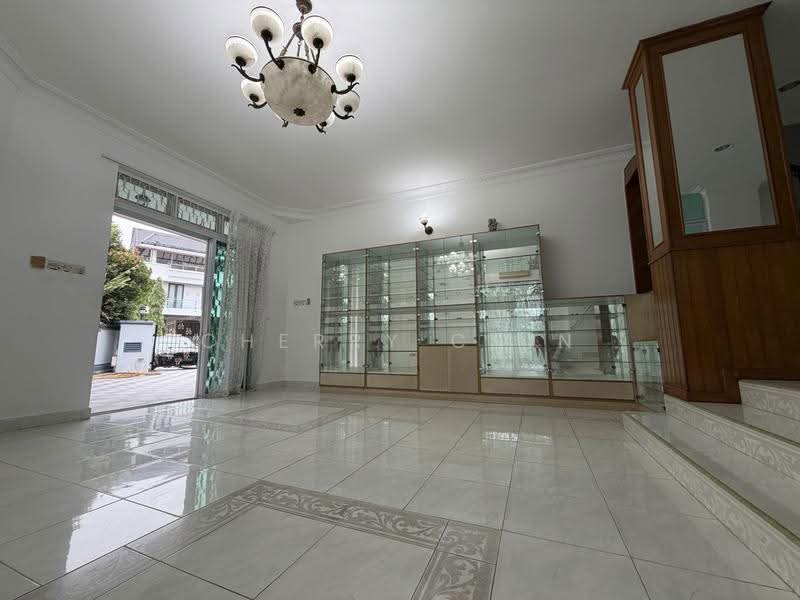 Detached near Sembawang Shopping Centre, Sembawang / Yishun, 6 Bedrooms, 5,500 sqft, Detached House For Rent, by Cherry Chin, 500291381 - Living Room - PropertyGuru.com.sg