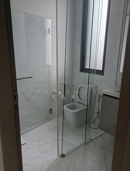 Robin Residences, 9 Robin Drive, Tanglin / Holland / Bukit Timah, 2 Bedrooms, 635 sqft, Condominium For Rent, by Kent Choo 朱振源, 500291384 - Bathroom - PropertyGuru.com.sg