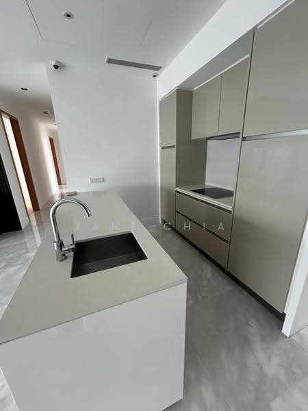Dry kitchen
