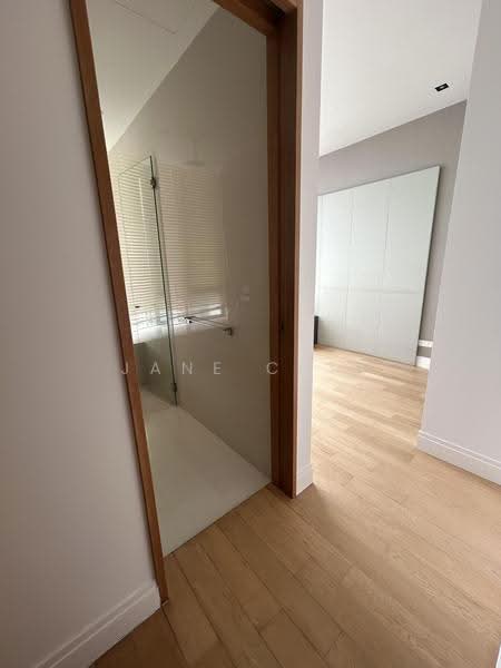 Junior master with en-suite