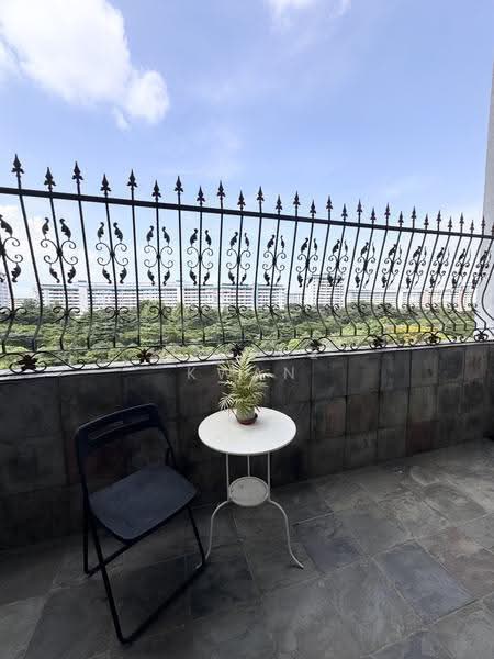 721 Bedok Reservoir Road, 721 Bedok Reservoir Road, Bedok / Upper East Coast, 3 Bedrooms, 1,593 sqft, HDB Flat For Sale, by Mylene Kwan, 500291397 - Balcony - PropertyGuru.com.sg