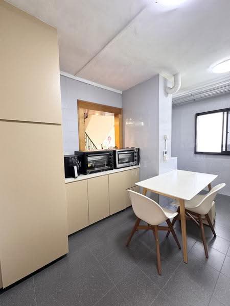 721 Bedok Reservoir Road, 721 Bedok Reservoir Road, Bedok / Upper East Coast, 3 Bedrooms, 1,593 sqft, HDB Flat For Sale, by Mylene Kwan, 500291397 - Kitchen - PropertyGuru.com.sg