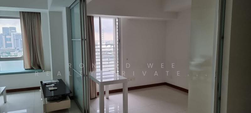 The Sail @ Marina Bay, 2 Marina Boulevard, Boat Quay / Raffles Place / Marina, 2 Bedrooms, 936 sqft, Condominium For Rent, by RONALD, 500291411 - Living Room - PropertyGuru.com.sg