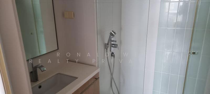 The Sail @ Marina Bay, 2 Marina Boulevard, Boat Quay / Raffles Place / Marina, 2 Bedrooms, 936 sqft, Condominium For Rent, by RONALD, 500291411 - Bathroom - PropertyGuru.com.sg