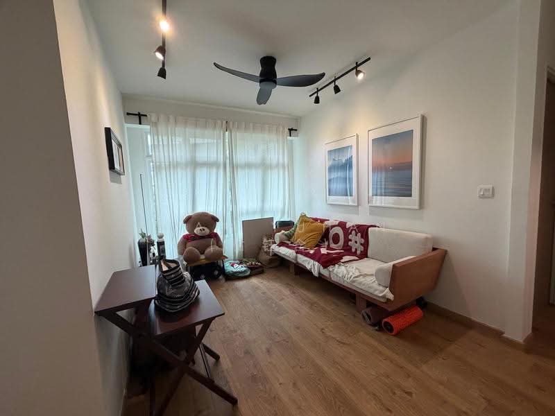 8C Upper Boon Keng Road, 8C Upper Boon Keng Road, Eunos / Geylang / Paya Lebar, 3 Bedrooms, 947 sqft, HDB Flat For Sale, by Liam Yuhan (粘钰含), 500291415 - Living Room - PropertyGuru.com.sg