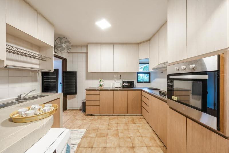 Holland Tower, 10 Holland Heights, Tanglin / Holland / Bukit Timah, Room Rental, 230 sqft, Condominium For Rent, by Cove, 500291451 - Kitchen - PropertyGuru.com.sg