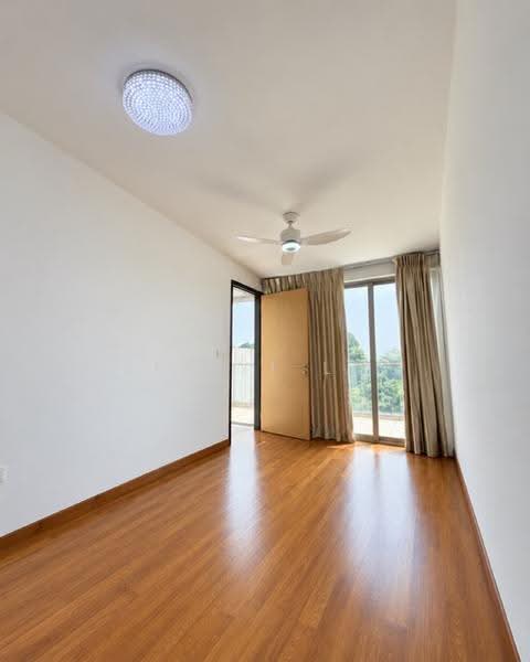 Suites@Braddell, 56 Braddell Road, Macpherson / Potong Pasir, 2 Bedrooms, 883 sqft, Apartment For Sale, by Jia Yi Lee, 500291452 - Master bedroom & balcony - PropertyGuru.com.sg