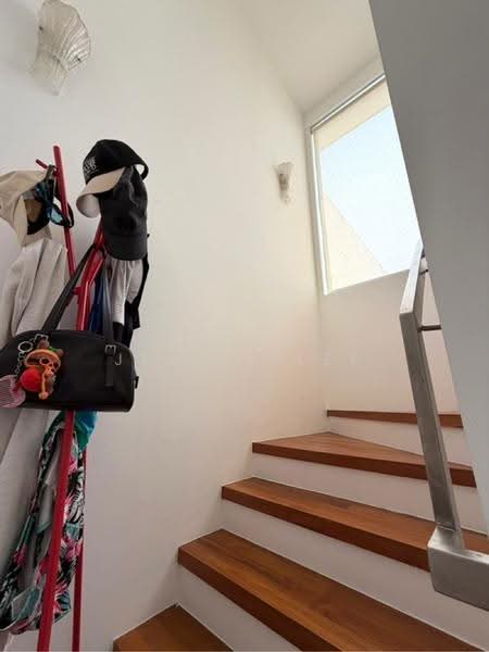 Suites@Braddell, 56 Braddell Road, Macpherson / Potong Pasir, 2 Bedrooms, 883 sqft, Apartment For Sale, by Jia Yi Lee, 500291452 - Stairs - PropertyGuru.com.sg