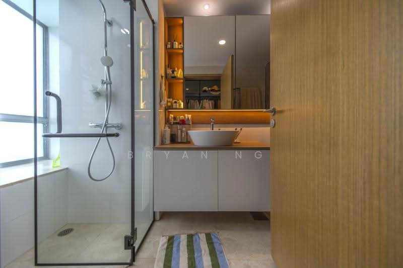 Waterfront Waves, 766 Bedok Reservoir Road, Bedok / Upper East Coast, 2 Bedrooms, 969 sqft, Condominium For Sale, by Bryan Ng, 500291453 - Bathroom - PropertyGuru.com.sg