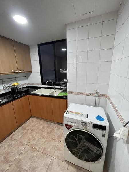 Westmere, 71 Jurong East Street 13, Boon Lay / Jurong / Tuas, Room Rental, 110 sqft, Condominium For Rent, by Charles Ong, 500291456 - Kitchen - PropertyGuru.com.sg