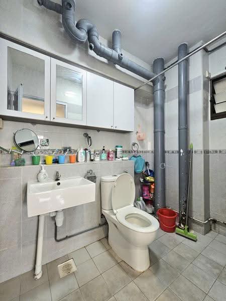 657A Jurong West Street 65, 657A Jurong West Street 65, Boon Lay / Jurong / Tuas, 3 Bedrooms, 980 sqft, HDB Flat For Sale, by James Yeo, 500291489 - Bathroom - PropertyGuru.com.sg