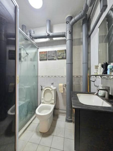 657A Jurong West Street 65, 657A Jurong West Street 65, Boon Lay / Jurong / Tuas, 3 Bedrooms, 980 sqft, HDB Flat For Sale, by James Yeo, 500291489 - Bathroom - PropertyGuru.com.sg