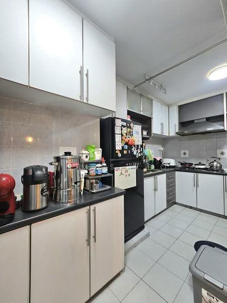 657A Jurong West Street 65, 657A Jurong West Street 65, Boon Lay / Jurong / Tuas, 3 Bedrooms, 980 sqft, HDB Flat For Sale, by James Yeo, 500291489 - Kitchen - PropertyGuru.com.sg
