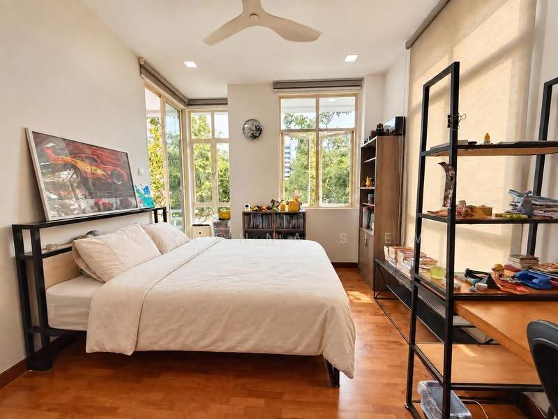 Tastefully Renovated! Below $3M Move-In-Ready Corner Terrace! 5 Mins Drive to Marsiling MRT!, Admiralty / Woodlands, 5 Bedrooms, 3,225 sqft, Corner Terrace For Sale, by Adrienna Siew, 500291508 - Bedroom - PropertyGuru.com.sg