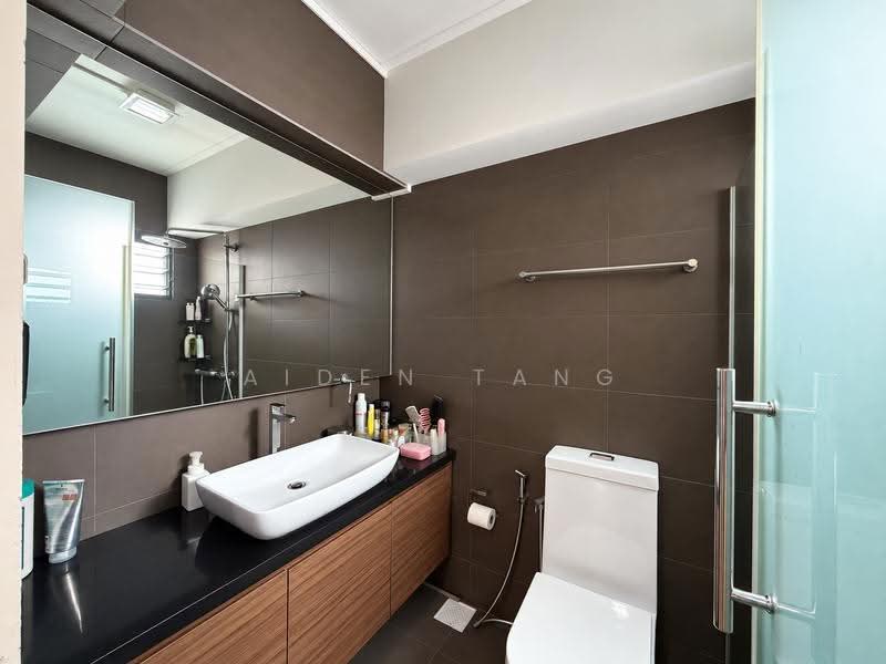 17A Telok Blangah Crescent, 17A Telok Blangah Crescent, Harbourfront / Telok Blangah, 3 Bedrooms, 1,066 sqft, HDB Flat For Sale, by Aiden Tang, 500291524 - Bathroom - PropertyGuru.com.sg