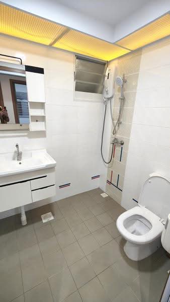 450C Bukit Batok West Avenue 6, 450C 450C, Dairy Farm / Bukit Panjang / Choa Chu Kang, 3 Bedrooms, 1,238 sqft, HDB Flat For Rent, by Benny Tay, 500291564 - Bathroom - PropertyGuru.com.sg