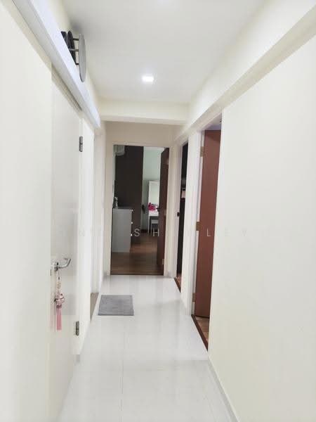 470A Fernvale Link, 470A Fernvale Link, Seletar / Yio Chu Kang, 3 Bedrooms, 1,001 sqft, HDB Flat For Sale, by Ong Shirley, 500291569 - Corridor - PropertyGuru.com.sg