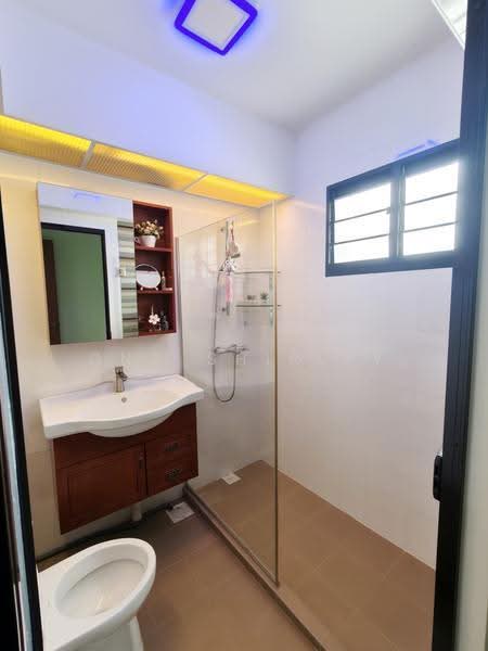 470A Fernvale Link, 470A Fernvale Link, Seletar / Yio Chu Kang, 3 Bedrooms, 1,001 sqft, HDB Flat For Sale, by Ong Shirley, 500291569 - Bathroom - PropertyGuru.com.sg