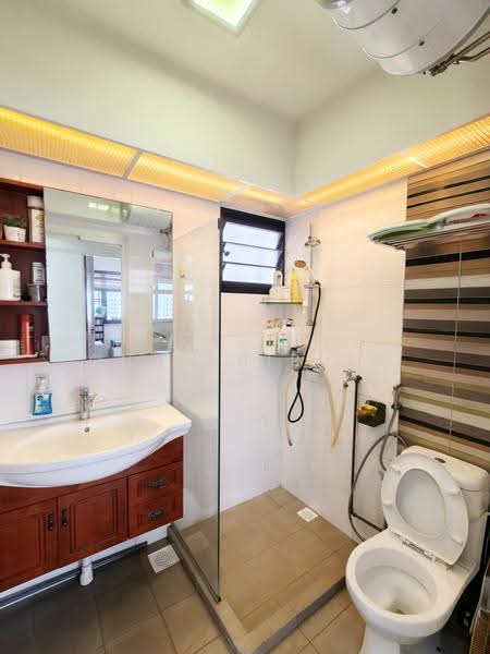 470A Fernvale Link, 470A Fernvale Link, Seletar / Yio Chu Kang, 3 Bedrooms, 1,001 sqft, HDB Flat For Sale, by Ong Shirley, 500291569 - Bathroom - PropertyGuru.com.sg