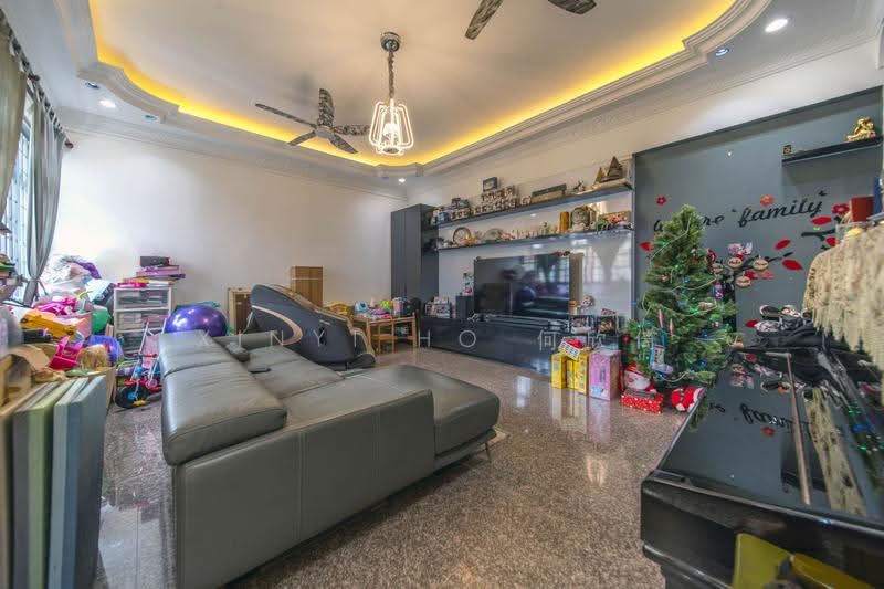 Azalea Park Condo, 8 Flora Road, Changi Airport / Changi Village, 4 Bedrooms, 1,679 sqft, Condominium For Sale, by Xinyi Ho 何欣倚, 500291571 - Living Room - PropertyGuru.com.sg