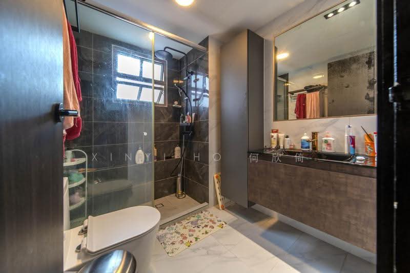 Azalea Park Condo, 8 Flora Road, Changi Airport / Changi Village, 4 Bedrooms, 1,679 sqft, Condominium For Sale, by Xinyi Ho 何欣倚, 500291571 - Bathroom - PropertyGuru.com.sg