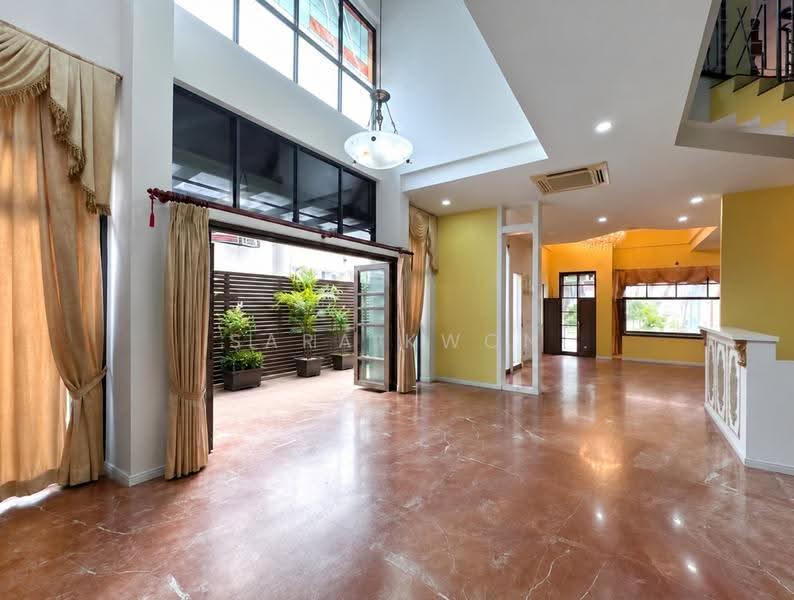 Freehold 3-Storey Semi-D at Sennett Lane, walk to Bayshore MRT, Sennett Lane, East Coat Hill, Upper East Coast Road, Bedok / Upper East Coast, 8 Bedrooms, 6,500 sqft, Semi-Detached House For Sale, by Sara Kwon, 500291577 - PropertyGuru.com.sg