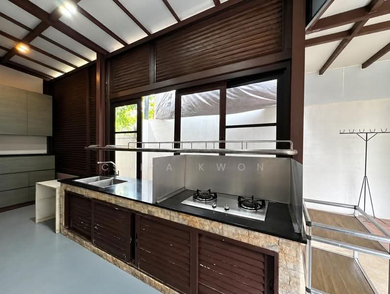 Freehold 3-Storey Semi-D at Sennett Lane, walk to Bayshore MRT, Sennett Lane, East Coat Hill, Upper East Coast Road, Bedok / Upper East Coast, 8 Bedrooms, 6,500 sqft, Semi-Detached House For Sale, by Sara Kwon, 500291577 - PropertyGuru.com.sg
