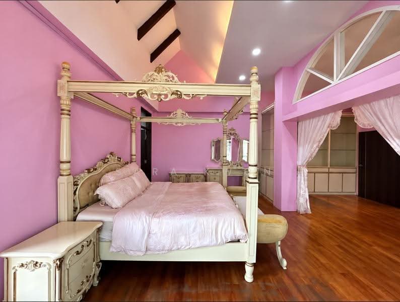 Freehold 3-Storey Semi-D at Sennett Lane, walk to Bayshore MRT, Sennett Lane, East Coat Hill, Upper East Coast Road, Bedok / Upper East Coast, 8 Bedrooms, 6,500 sqft, Semi-Detached House For Sale, by Sara Kwon, 500291577 - PropertyGuru.com.sg