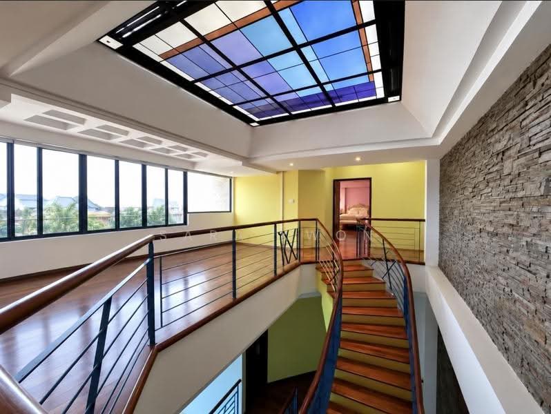 Freehold 3-Storey Semi-D at Sennett Lane, walk to Bayshore MRT, Sennett Lane, East Coat Hill, Upper East Coast Road, Bedok / Upper East Coast, 8 Bedrooms, 6,500 sqft, Semi-Detached House For Sale, by Sara Kwon, 500291577 - PropertyGuru.com.sg