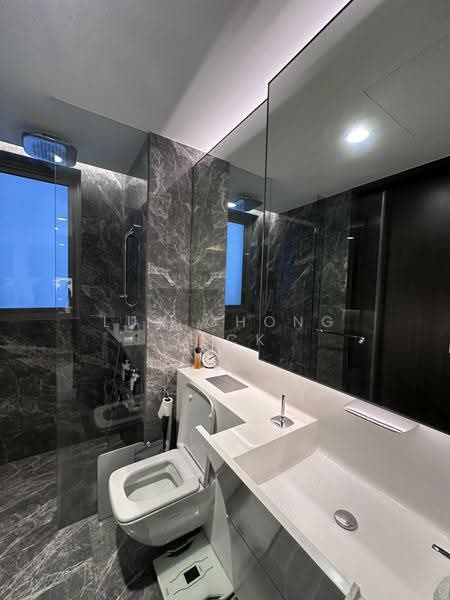 Cairnhill Nine, 15 Cairnhill Road, Orchard / River Valley, 1 Bedroom, 743 sqft, Condominium For Sale, by Lua Chong Teck, 500291591 - Bathroom - PropertyGuru.com.sg