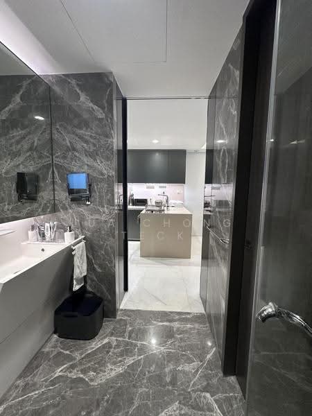 Cairnhill Nine, 15 Cairnhill Road, Orchard / River Valley, 1 Bedroom, 743 sqft, Condominium For Sale, by Lua Chong Teck, 500291591 - Bathroom - PropertyGuru.com.sg