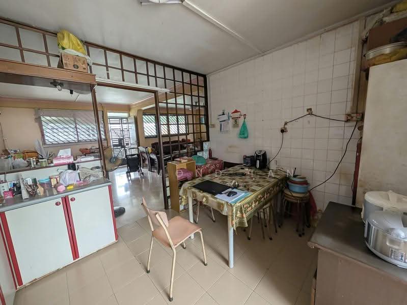 897 Tampines Street 81, 897 Tampines Street 81, Pasir Ris / Tampines, 3 Bedrooms, 1,119 sqft, HDB Flat For Sale, by Desmond Tan, 500291606 - Dining Room - PropertyGuru.com.sg
