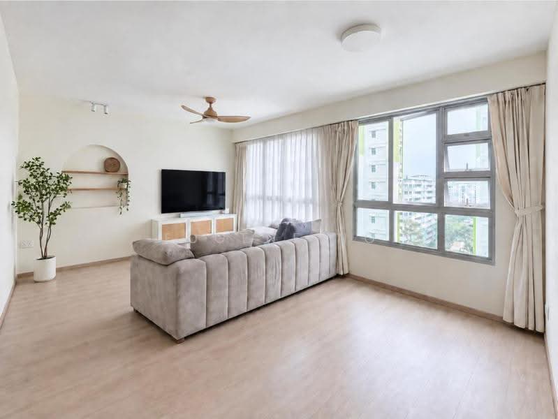 890B Woodlands Drive 50, 890B Woodlands Drive 50, Admiralty / Woodlands, 3 Bedrooms, 1,216 sqft, HDB Flat For Sale, by Eugene Ng, 500291626 - Living Room - PropertyGuru.com.sg