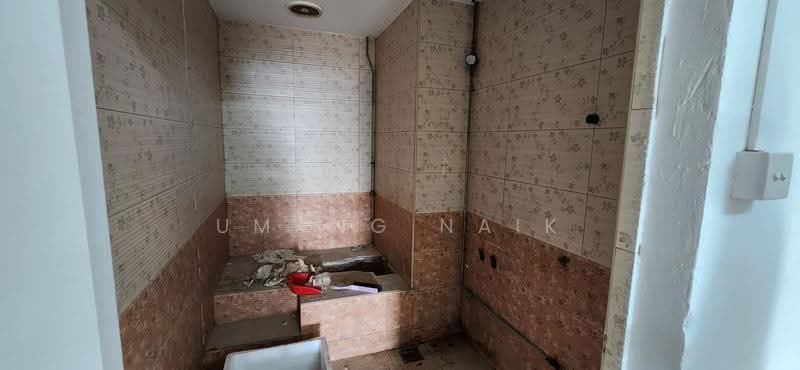 Enterprise One, 1 Kaki Bukit Road 1, Eunos / Geylang / Paya Lebar, 2,196 sqft, Factory / Workshop (B2) For Rent, by Umang Naik, 500291628 - Bathroom - CommercialGuru.com.sg