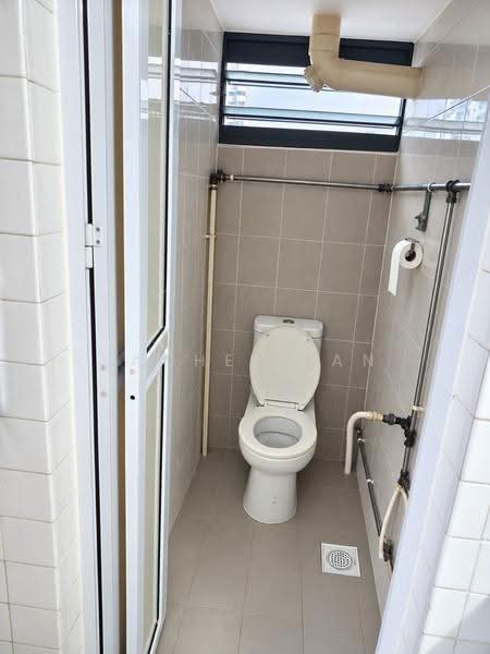 503 Bedok North Street 3, 503 Bedok North Street 3, Bedok / Upper East Coast, 2 Bedrooms, 635 sqft, HDB Flat For Rent, by Rachel Tan, 500291646 - Bathroom - PropertyGuru.com.sg