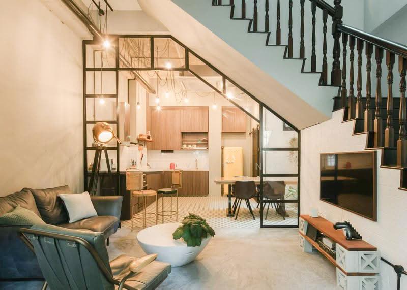 The Sunflower, 10 Lorong 28 Geylang, Eunos / Geylang / Paya Lebar, 3 Bedrooms, 1,679 sqft, Apartment For Rent, by Hou Yating, 500291654 - Living Room - PropertyGuru.com.sg