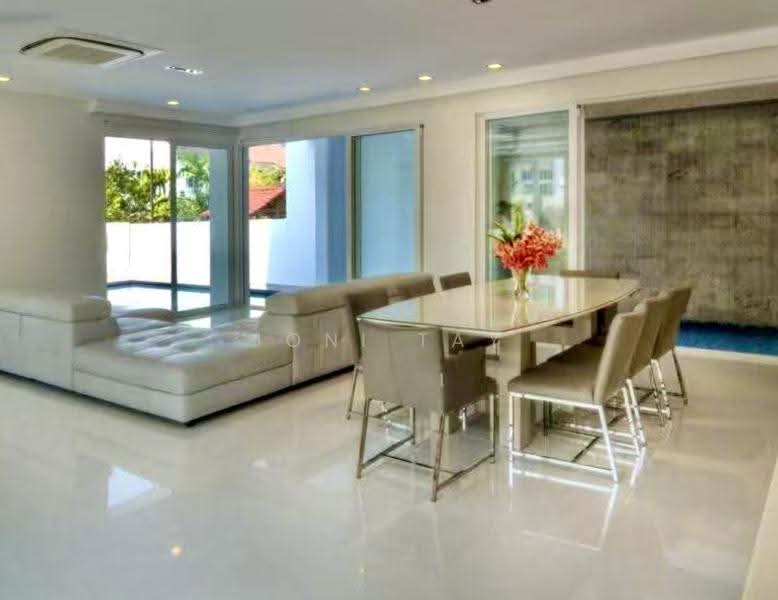 SIGLAP VICINITY - 2 STOREY + ATTIC MODERN SEMI D MOVE-IN CONDOTION, Siglap - Jln Tua Kong, Fidelio St, Carmen St, East Coast / Marine Parade, 8 Bedrooms, 5,045 sqft, Semi-Detached House For Sale, by Joni Tay, 500291665 - Living Room - PropertyGuru.com.sg