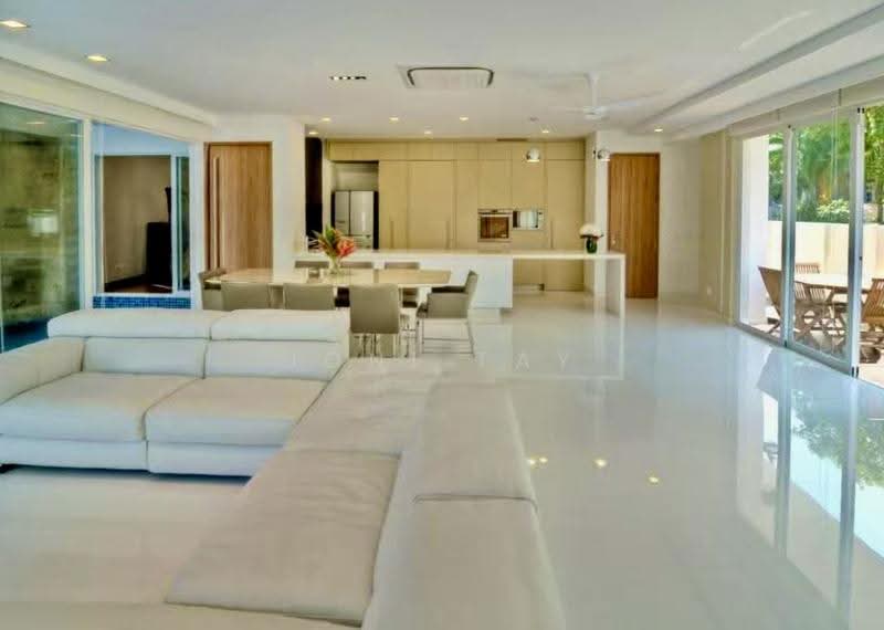 SIGLAP VICINITY - 2 STOREY + ATTIC MODERN SEMI D MOVE-IN CONDOTION, Siglap - Jln Tua Kong, Fidelio St, Carmen St, East Coast / Marine Parade, 8 Bedrooms, 5,045 sqft, Semi-Detached House For Sale, by Joni Tay, 500291665 - Living Room - PropertyGuru.com.sg