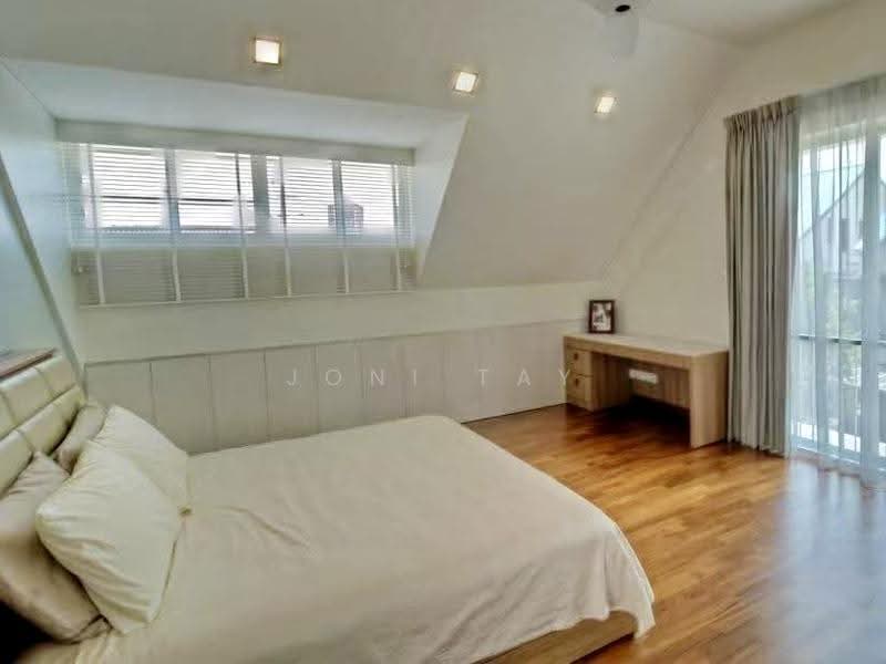 SIGLAP VICINITY - 2 STOREY + ATTIC MODERN SEMI D MOVE-IN CONDOTION, Siglap - Jln Tua Kong, Fidelio St, Carmen St, East Coast / Marine Parade, 8 Bedrooms, 5,045 sqft, Semi-Detached House For Sale, by Joni Tay, 500291665 - Bedroom - PropertyGuru.com.sg