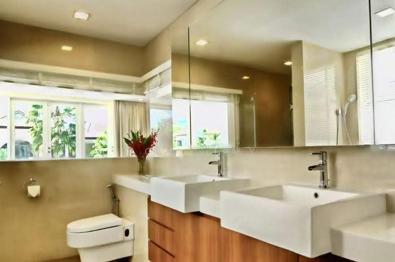 SIGLAP VICINITY - 2 STOREY + ATTIC MODERN SEMI D MOVE-IN CONDOTION, Siglap - Jln Tua Kong, Fidelio St, Carmen St, East Coast / Marine Parade, 8 Bedrooms, 5,045 sqft, Semi-Detached House For Sale, by Joni Tay, 500291665 - Bathroom - PropertyGuru.com.sg