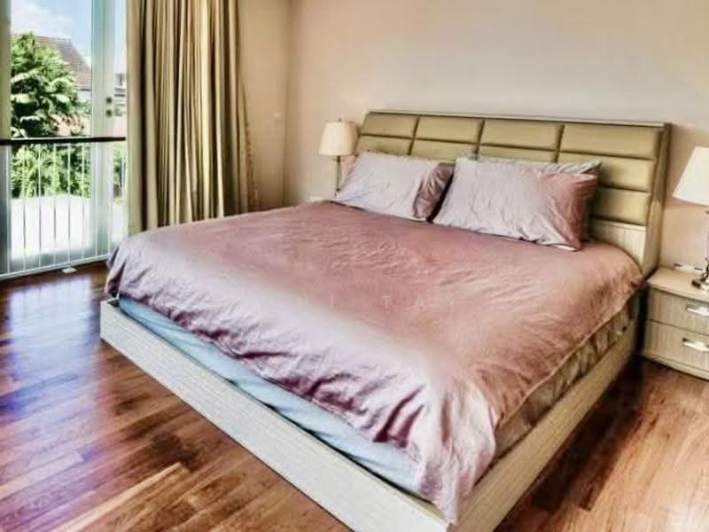 SIGLAP VICINITY - 2 STOREY + ATTIC MODERN SEMI D MOVE-IN CONDOTION, Siglap - Jln Tua Kong, Fidelio St, Carmen St, East Coast / Marine Parade, 8 Bedrooms, 5,045 sqft, Semi-Detached House For Sale, by Joni Tay, 500291665 - Bedroom - PropertyGuru.com.sg