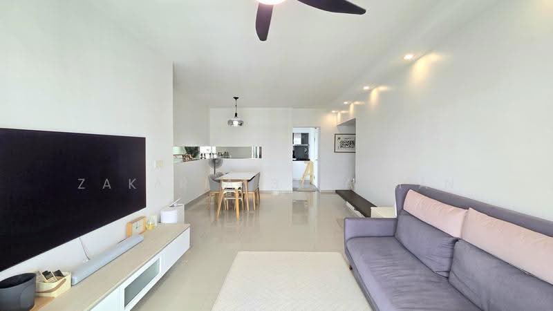 172B Edgedale Plains, 172B Edgedale Plains, Hougang / Punggol / Sengkang, 3 Bedrooms, 1,184 sqft, HDB Flat For Sale, by Zakaria Sulaiman, 500291668 - Living Room - PropertyGuru.com.sg