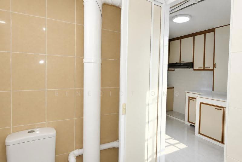 129 Lorong Ah Soo, 129 Lorong Ah Soo, Hougang / Punggol / Sengkang, 3 Bedrooms, 1,119 sqft, HDB Flat For Sale, by Benedict Ong, 500291683 - Kitchen Bathhroom - PropertyGuru.com.sg