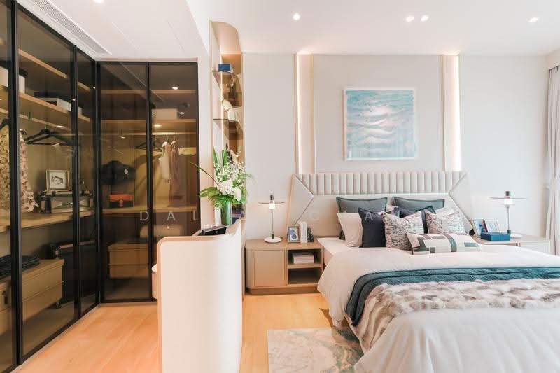 Cliveden at Grange, 100 Grange Road, Tanglin / Holland / Bukit Timah, 4 Bedrooms, 2,842 sqft, Condominium For Sale, by Dallas Chan, 500291687 - Master Suite - PropertyGuru.com.sg
