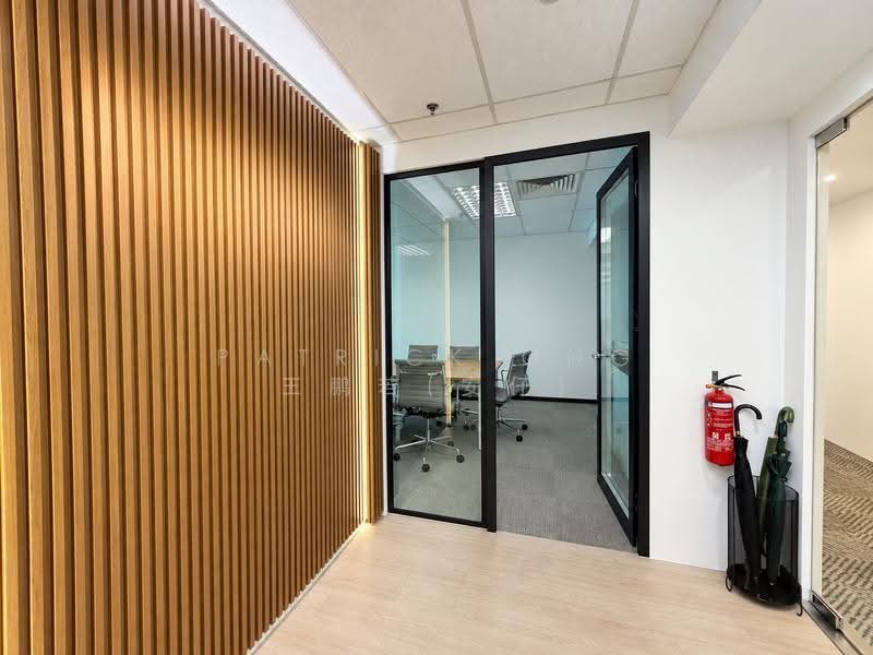 Hong Leong Building, 16 Raffles Quay, Boat Quay / Raffles Place / Marina, 1,280 sqft, Office For Rent, by Patrick Ong 王鹏若(安仔), 500291696 - Interior - CommercialGuru.com.sg