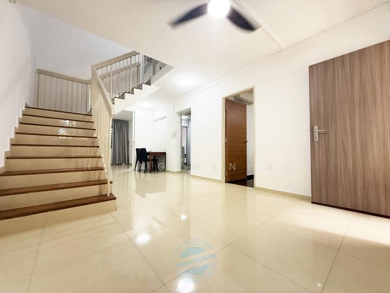 15 Toh Yi Drive, 15 Toh Yi Drive, Clementi Park / Upper Bukit Timah, 4 Bedrooms, 1,560 sqft, HDB Flat For Sale, by Huang Wenhao, 500291704 - Living Room - PropertyGuru.com.sg